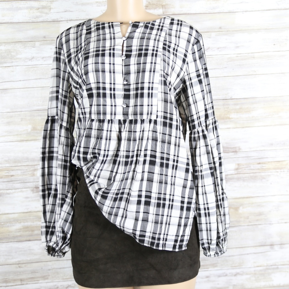 LOFT white & black bell sleeve top sz XS